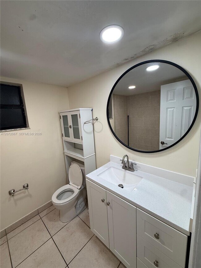 Building Photo - 11225 Royal Palm Blvd