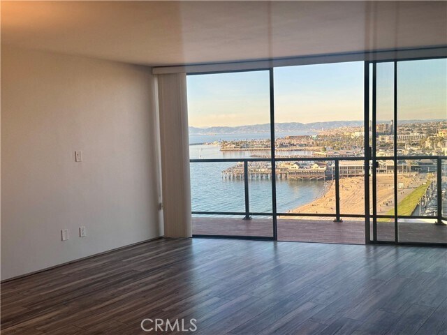 Building Photo - 531 Esplanade