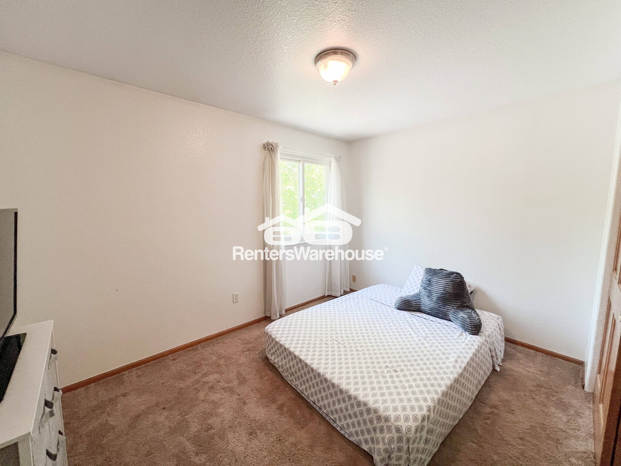 Building Photo - 4392 Deephaven Ct