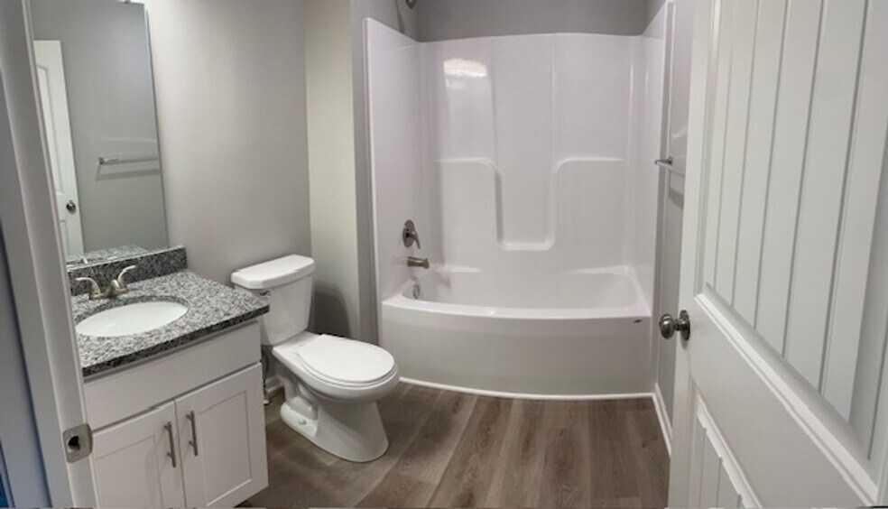 Building Photo - 807 Pampas St