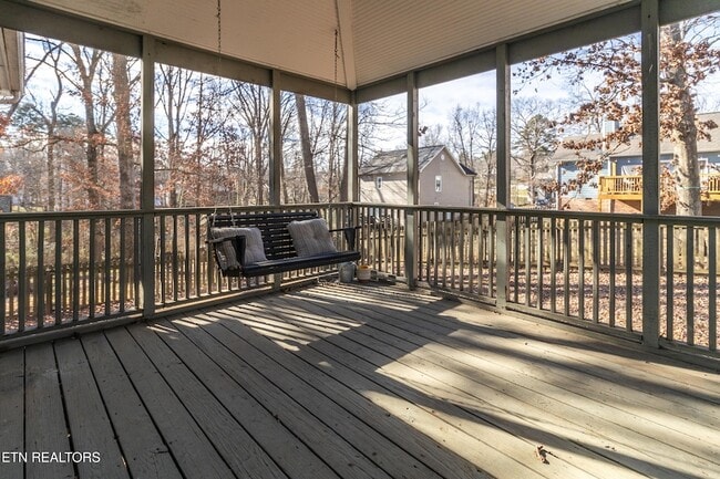 Building Photo - 1405 Wenlock Rd