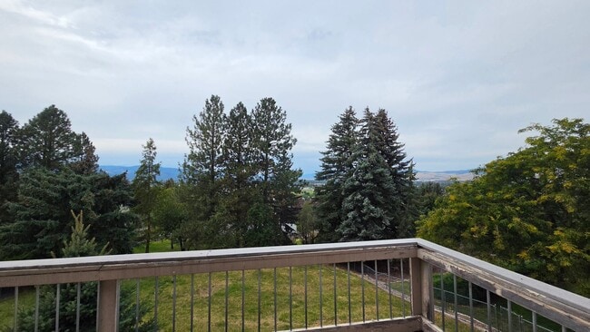 Building Photo - 411 Westview Dr