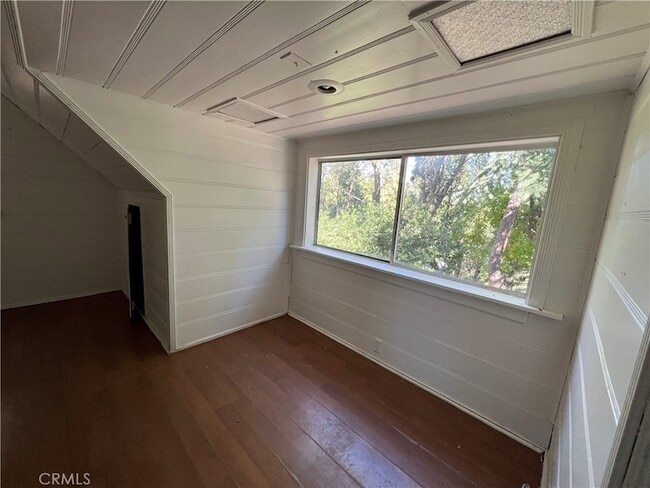 Building Photo - 782 N Village Ln