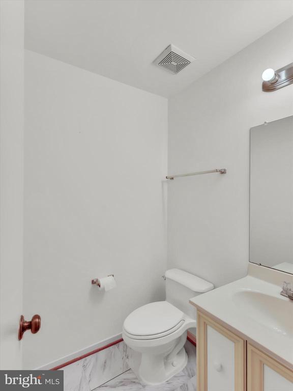 Building Photo - 31 Valerian Ct