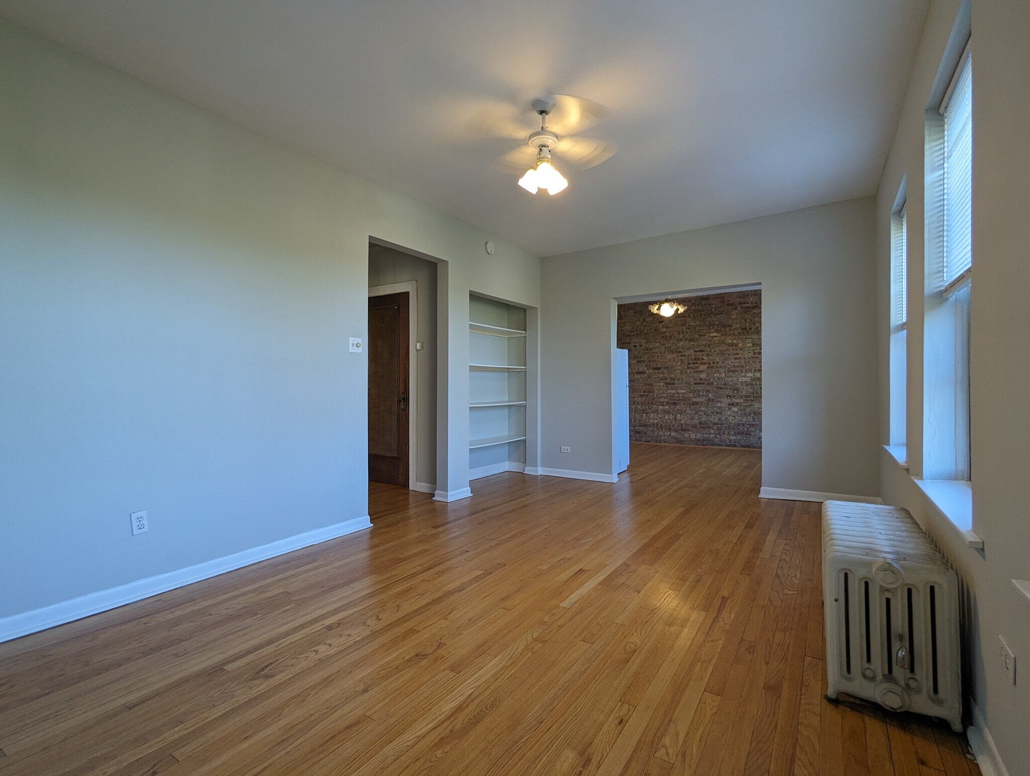 Building Photo - 4237 N Paulina St