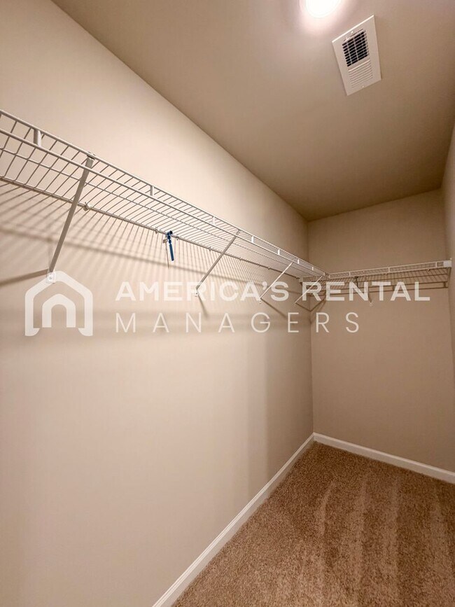 Building Photo - Modern Comfort Awaits in Mize Meadows Brand New Construction with Open Floor Plan!