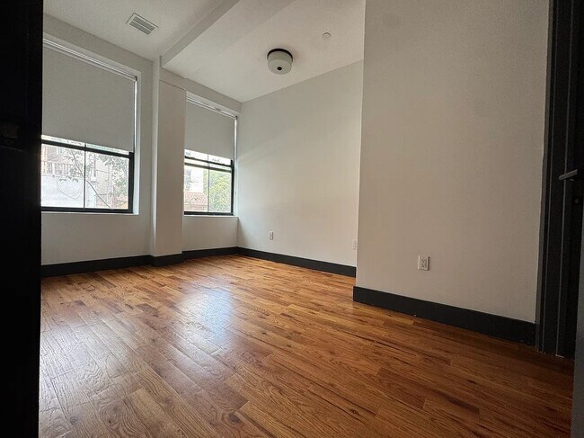 Building Photo - 568 Communipaw Ave