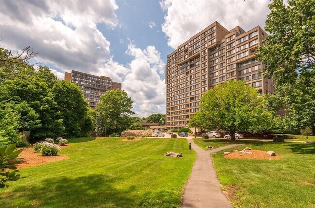 Building Photo - 250 Hammond Pond Pkwy