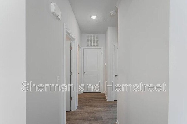 Building Photo - 2034 Lotus Dr