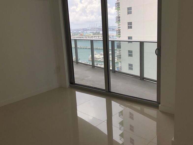 Building Photo - 488 NE 18th St