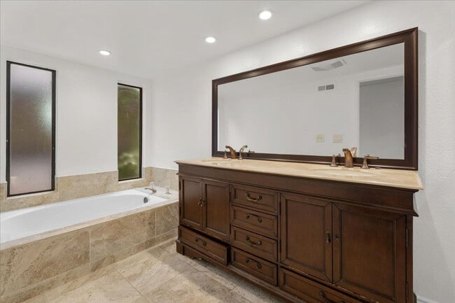 Building Photo - Private Direct-Access 3 Bedroom Townhome with 2 Car Garage, Patio, Balcony, Pool and Tennis