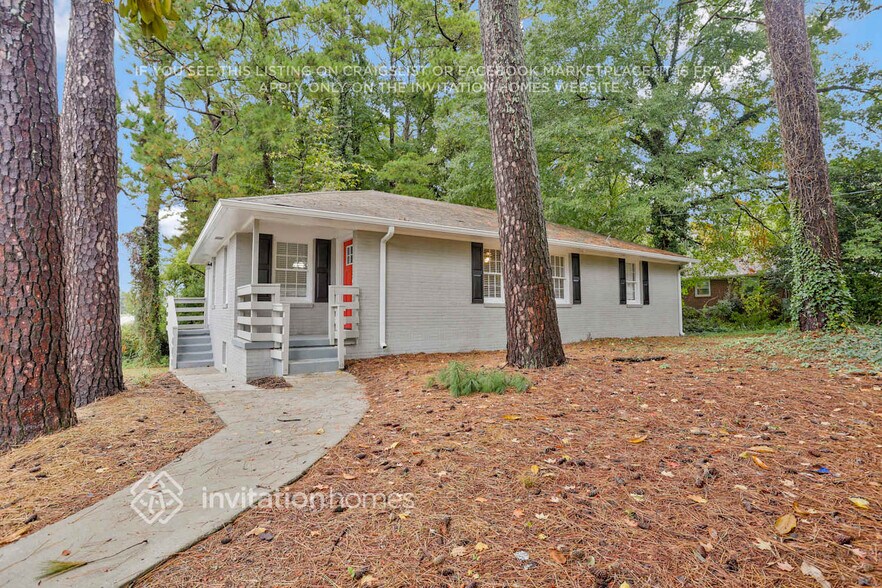Building Photo - 705 Pinehill Dr