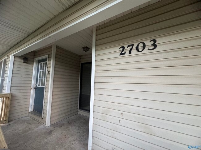 Building Photo - 2703 Lantern Walk SE
