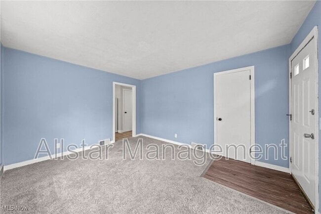 Building Photo - 1619 Struble Ave NE