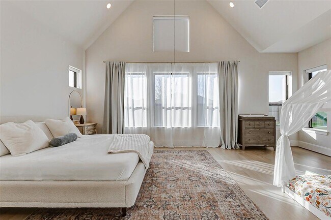 Building Photo - 7606 Redwoods Frst Dr
