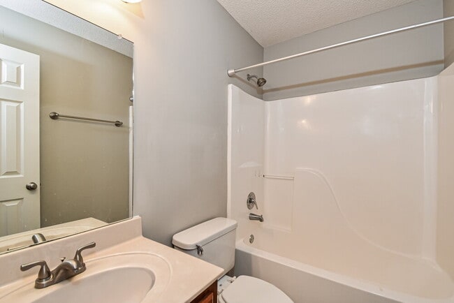 Building Photo - 13231 Braybourne Pkwy