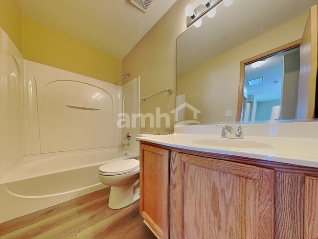 Building Photo - 39861 Waterloo Dr