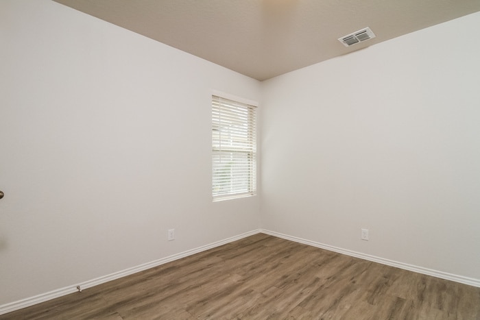 Building Photo - 10371 Clearwater Wy