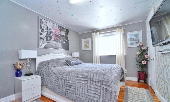 Building Photo - 21 Amador St