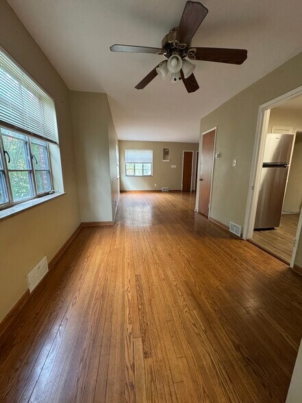 Dinning - 4235 Chester Dr