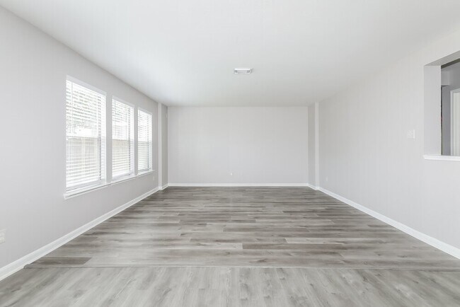 Building Photo - 15111 Western Skies Dr