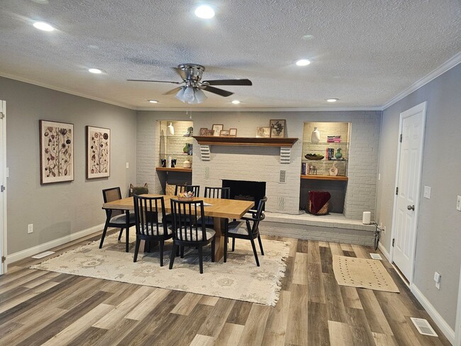 Building Photo - Family Friendly Home With Pool In Greensburg, IN