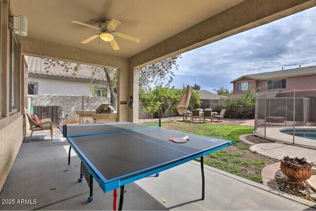 Building Photo - 8801 W Palmaire Ave