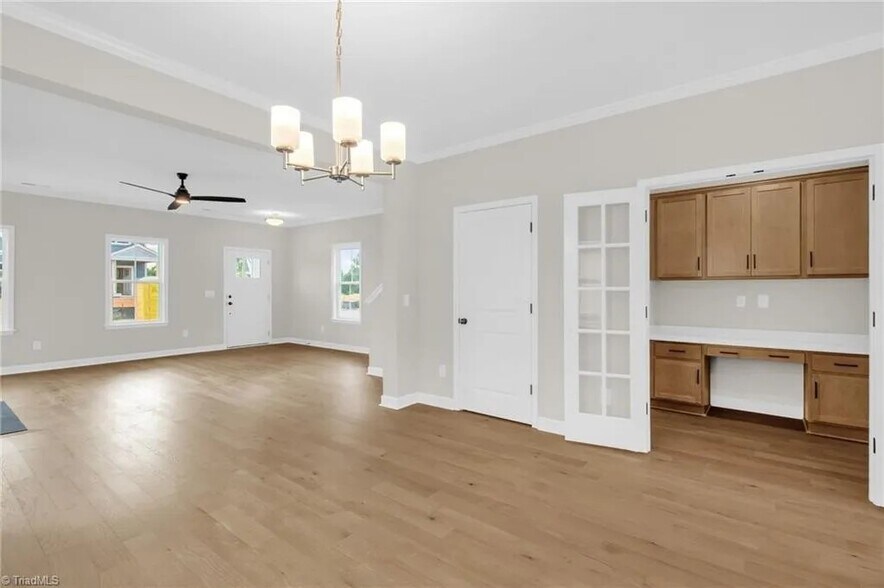 Building Photo - 1714 Creekline Dr