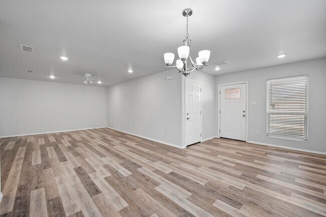 Building Photo - 5609 Jarvis St