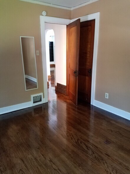 Building Photo - 1255 Elm Lawn St