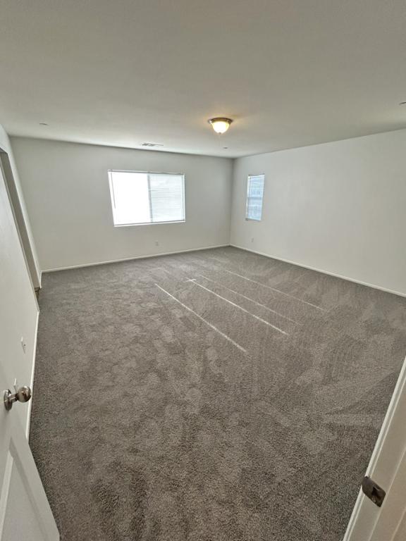 Building Photo - 13050 Oakwood St