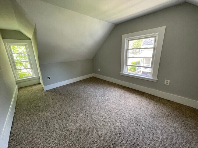 Bed 1 - 55 Huntington Ave