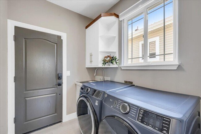 Building Photo - Luxury Lakefront Retreat with Pool, Hot Tub & Private Dock on Lake Tulloch - Recently Remodeled!