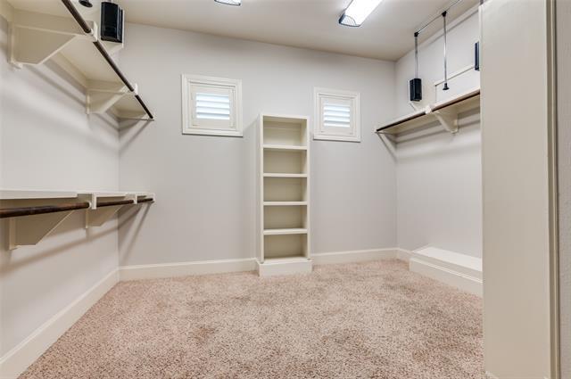 Building Photo - 2110 Helsminster Dr