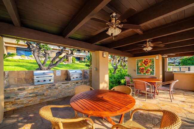 Building Photo - Resort Living- Large 2 bed 2 bath Condo at Kaanapali Royal