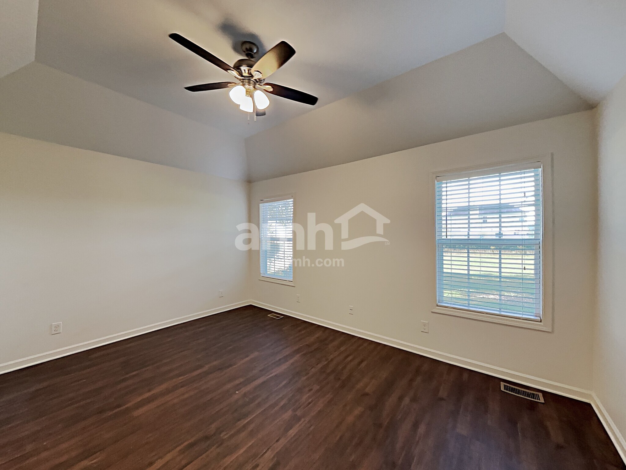 Building Photo - 1105 Clay Ct