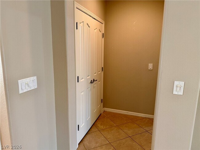 Building Photo - 2168 Sawtooth Mountain Dr