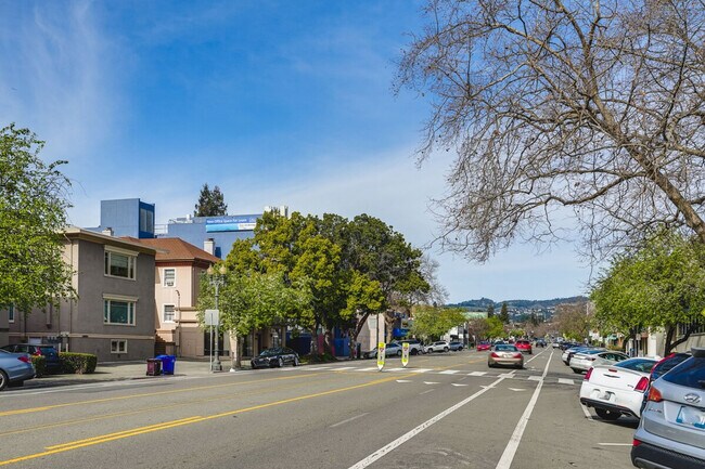 Building Photo - 3600 Grand Ave