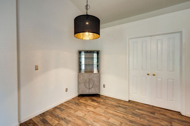 Building Photo - 6115 Brahms Ct