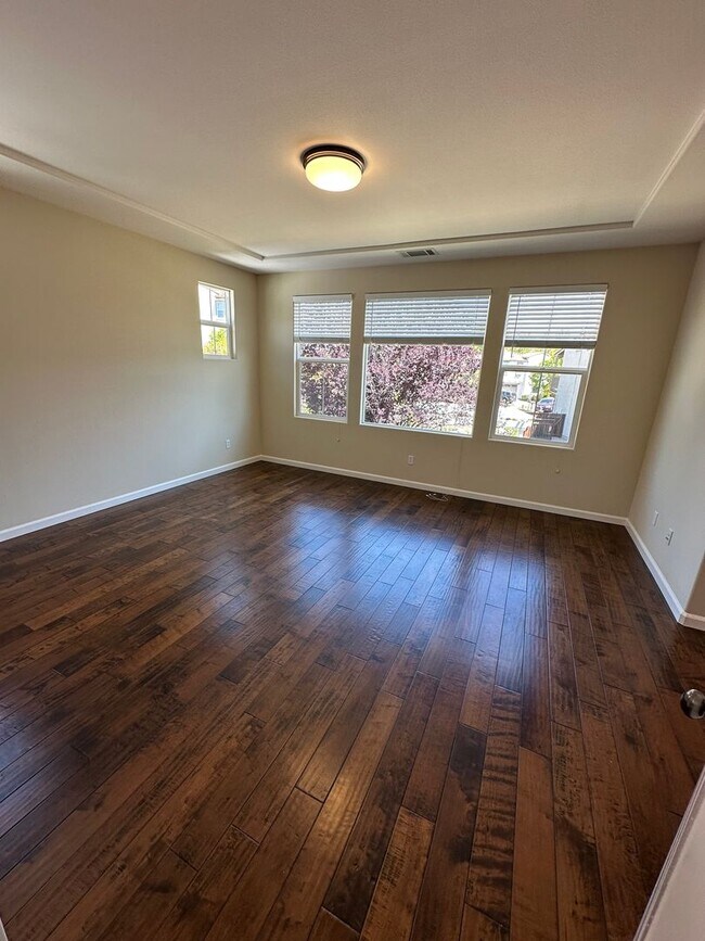 Building Photo - 4 Bed 3 Bath +Office/Den In San Ramon