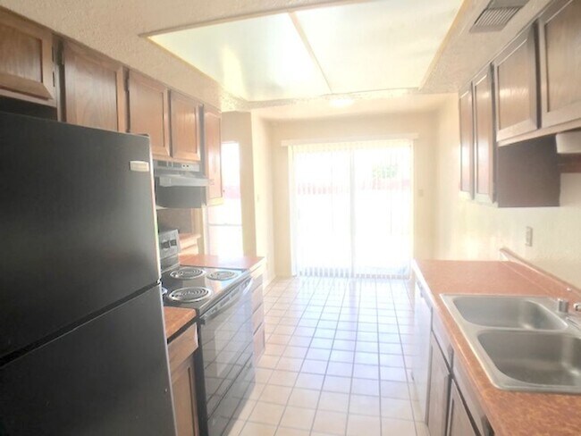 Building Photo - Near Academy Hills Park, Great NE Location...