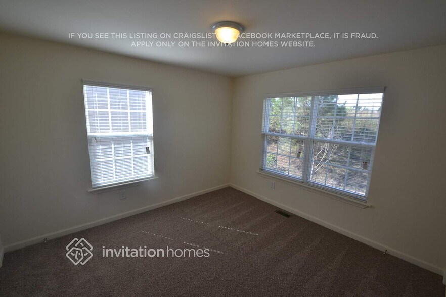 Building Photo - 112 Village Pkwy