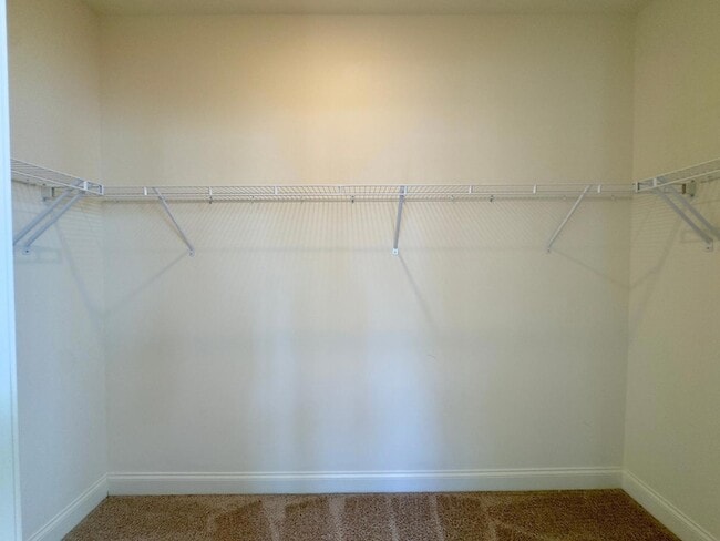 Building Photo - 2550 Frg Vlg Wy