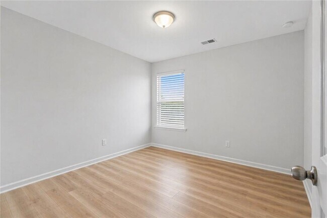 Building Photo - 1339 Endicott Ct