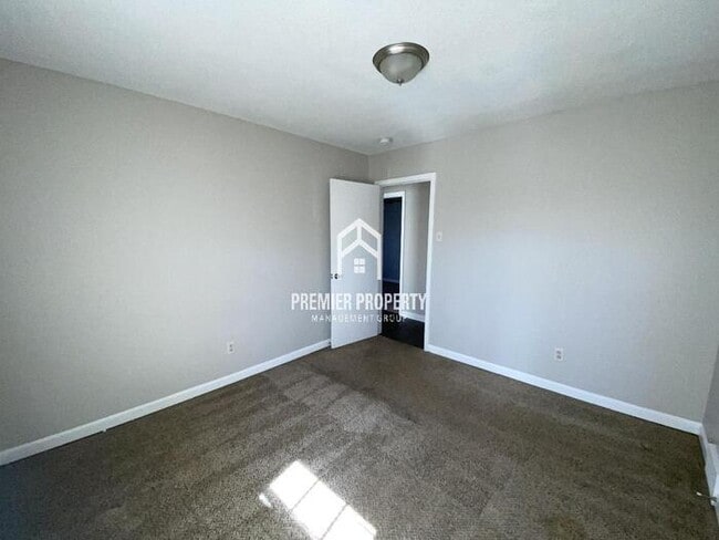 Building Photo - 3784 Kipling Ave