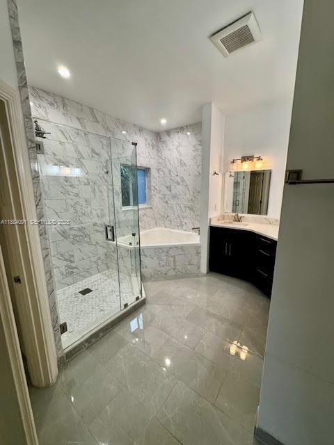 Building Photo - 2706 NE 30th Pl