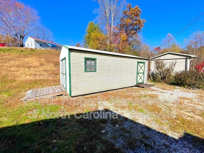 Building Photo - 53 Magic Dr