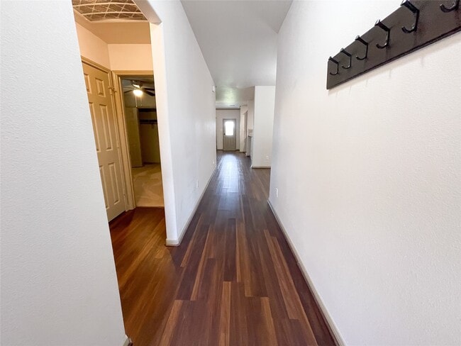 Building Photo - 3419 Hollow Mist Dr