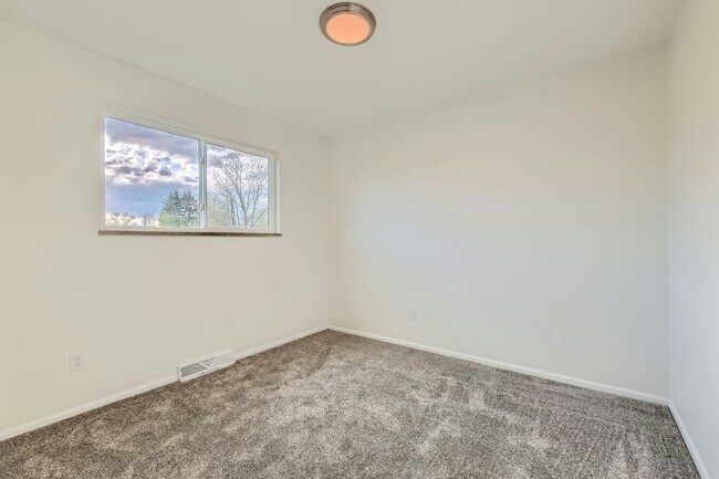 Building Photo - 1430 Lashley St