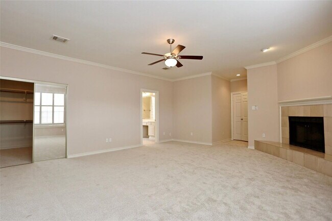 Building Photo - 1721 Potomac Dr